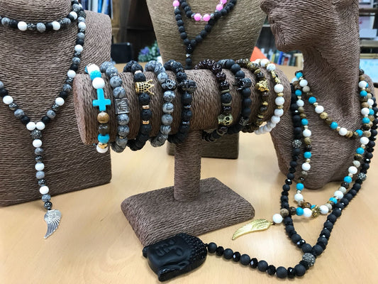 Crystal Crown / Black Agate - Gemstone Bracelet