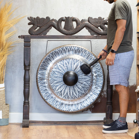 Large Gong in Brown Antique Stand - 80cm - Black - pattern